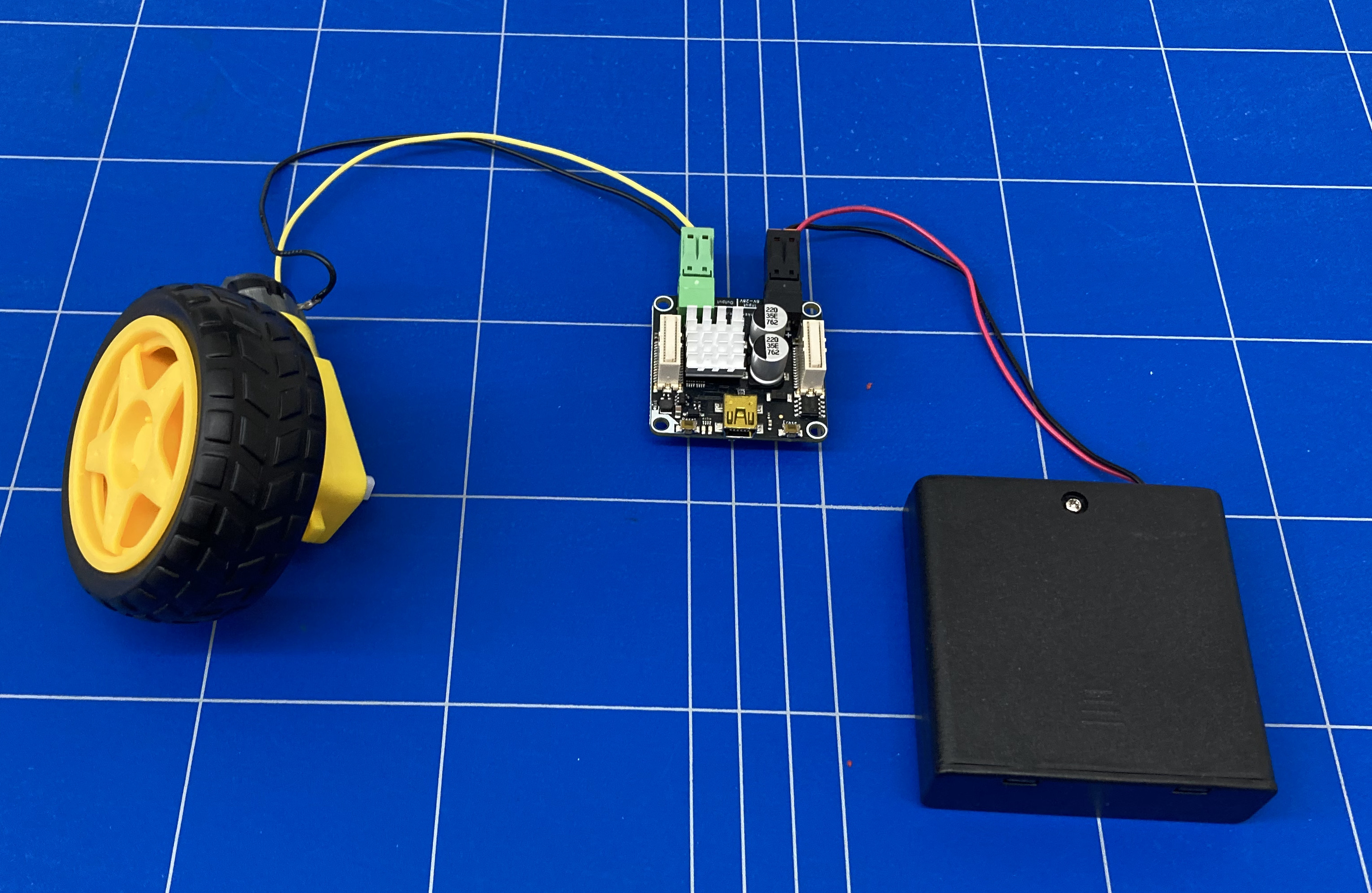 DC Brick mit Motor und Batterie